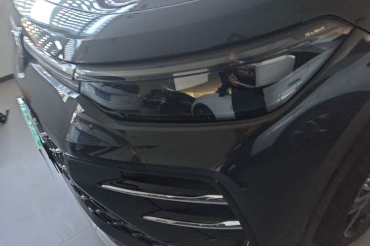 Used Volkswagen Tayron 2025 Tiguan L 380TSI 4Motion Luxury Easy Package Left Front Headlight