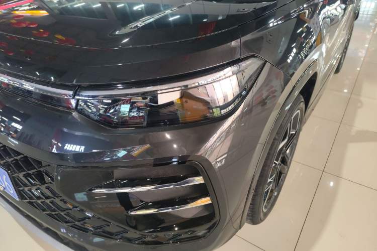 Used Volkswagen Tayron 2025 Tiguan L 380TSI 4Motion Luxury Easy Package Left Front Headlight