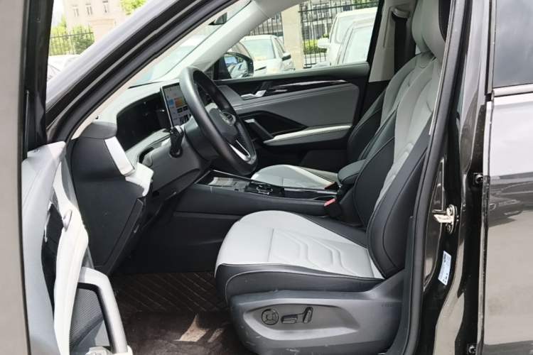 Used Volkswagen Tayron 2025 Tiguan L 330TSI Two-Wheel-Drive Elite Left Front Seat