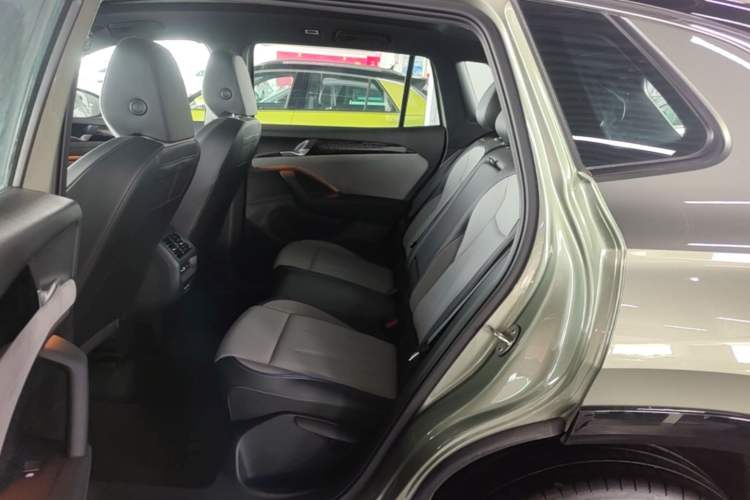 Used Volkswagen Tayron 2025 Tiguan L 380TSI 4Motion Luxury Easy Package Left Rear Seat