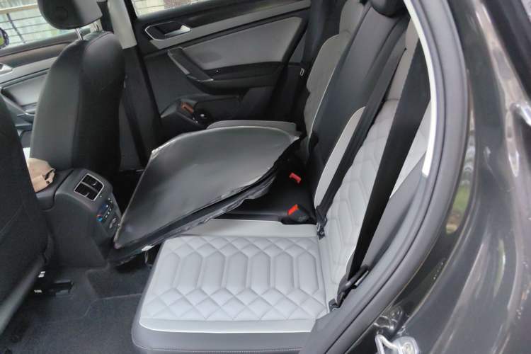 Used Volkswagen Tayron 2025 Zhongxiang Version 300TSI Left Rear Seat