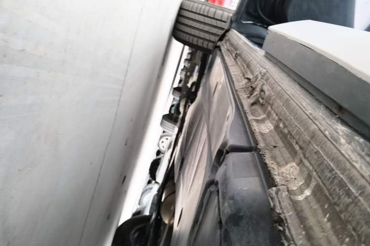 Used Volkswagen Tayron 2025 Tiguan L 330TSI Two-Wheel-Drive Elite Left Side Sill