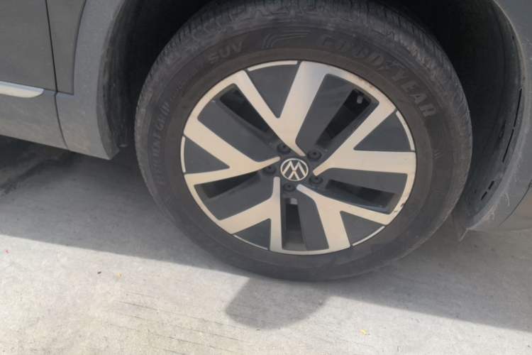 Used Volkswagen Tayron 2025 Zhongxiang Version 300TSI Right Front Wheel Hub