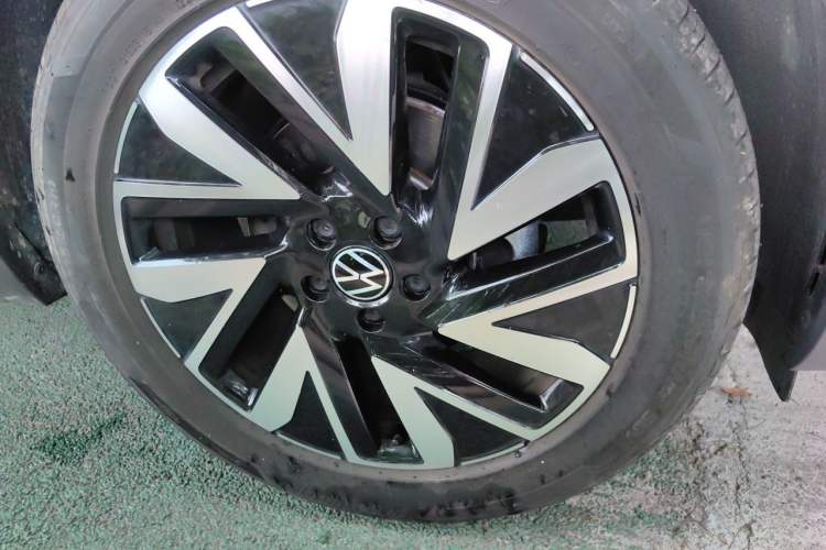Used Volkswagen Tayron 2025 Zhongxiang Version 300TSI Right Front Wheel Hub