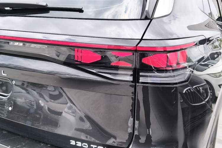 Used Volkswagen Tayron 2025 Tiguan L 330TSI Two-Wheel-Drive Elite Right Rear Taillight