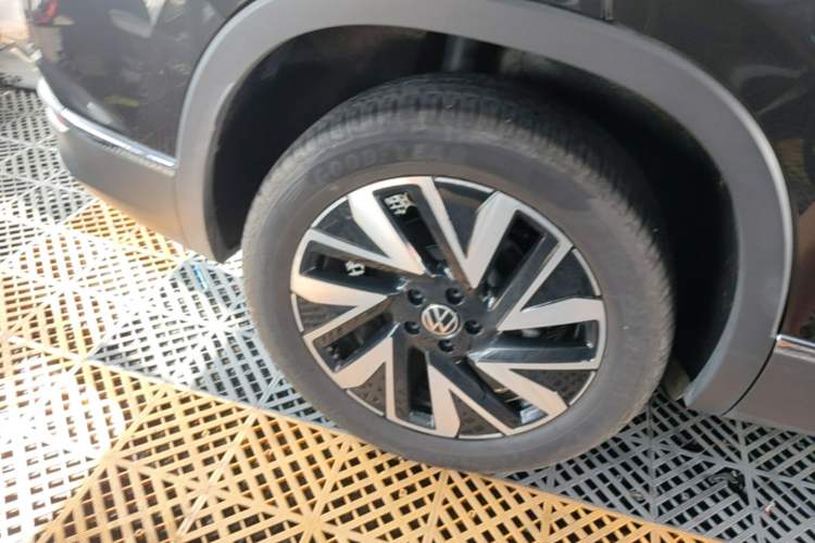 Used Volkswagen Tayron 2025 Zhongxiang Version 330TSI Right Rear Wheel Hub