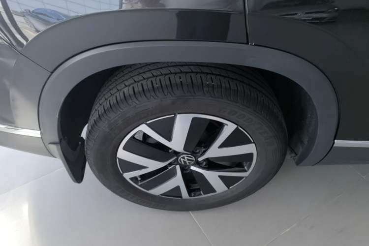 Used Volkswagen Tayron 2025 Zhongxiang Version 300TSI Right Rear Wheel Hub