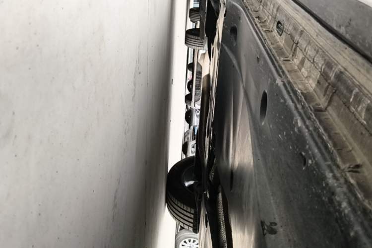 Used Volkswagen Tayron 2025 Tiguan L 330TSI Two-Wheel-Drive Elite Right Side Sill