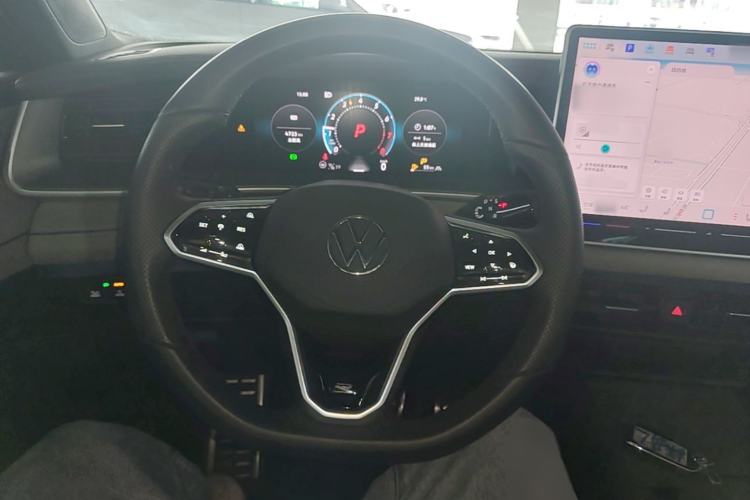 Used Volkswagen Tayron 2025 Tiguan L 380TSI 4Motion Luxury Easy Package Steering Wheel