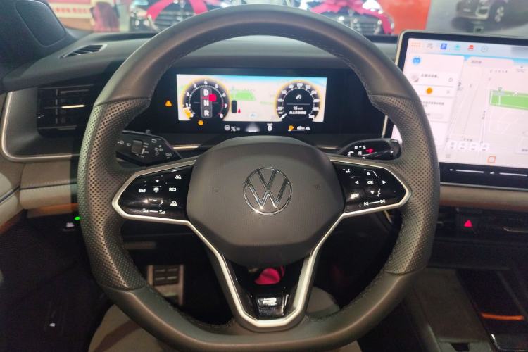 Used Volkswagen Tayron 2025 Tiguan L 380TSI 4Motion Luxury Easy Package Steering Wheel