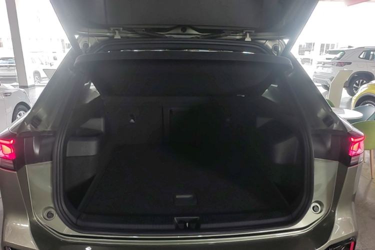 Used Volkswagen Tayron 2025 Tiguan L 380TSI 4Motion Luxury Easy Package Trunk