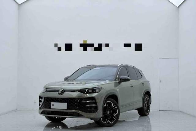 Używany Volkswagen Tayron 2025 Tiguan L 380TSI 4Motion Luxury Easy Package