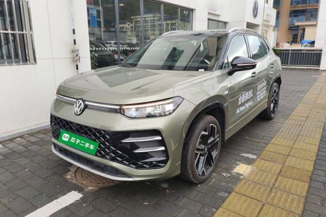 Ojetý Volkswagen Tayron 2025 Tiguan L 380TSI 4Motion Luxury Easy Package