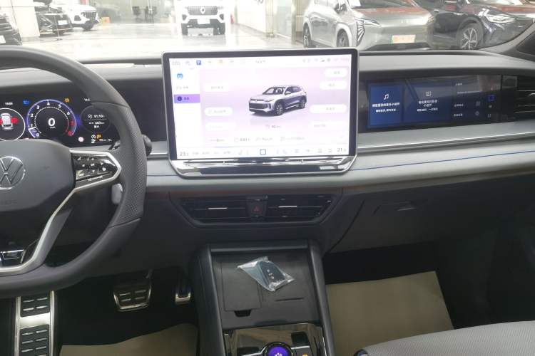 Used Volkswagen Tayron 2025 Tiguan L 380TSI 4Motion Luxury Easy Package Audio And AC Panel