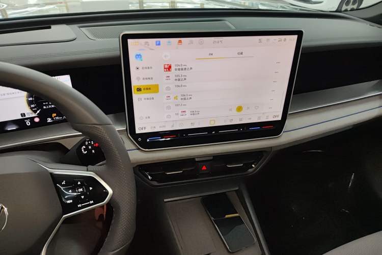 Used Volkswagen Tayron 2025 Tiguan L 380TSI 4Motion Luxury Audio And AC Panel