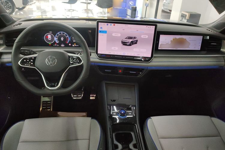 Used Volkswagen Tayron 2025 Tiguan L 380TSI 4Motion Luxury Easy Package Center Console