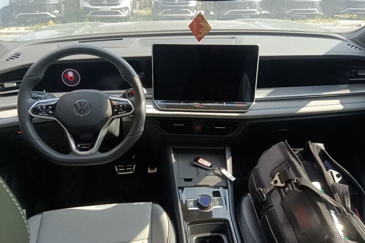 Used Volkswagen Tayron 2025 Tiguan L 380TSI 4Motion Luxury Easy Package Center Console