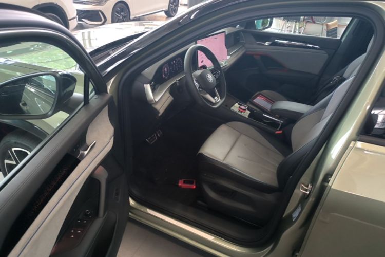 Used Volkswagen Tayron 2025 Tiguan L 380TSI 4Motion Luxury Easy Package Driver Seat