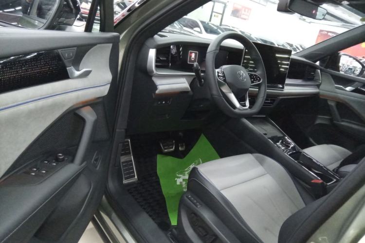 Used Volkswagen Tayron 2025 Tiguan L 380TSI 4Motion Luxury Easy Package Driver Seat