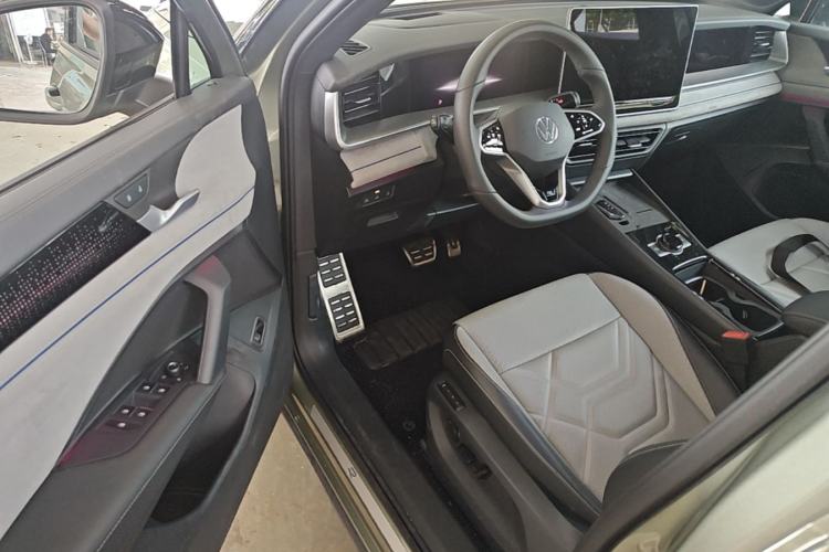 Used Volkswagen Tayron 2025 Tiguan L 380TSI 4Motion Luxury Driver Seat