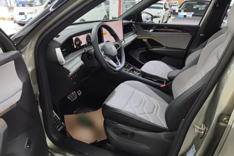 Used Volkswagen Tayron 2025 Tiguan L 380TSI 4Motion Luxury Driver Seat