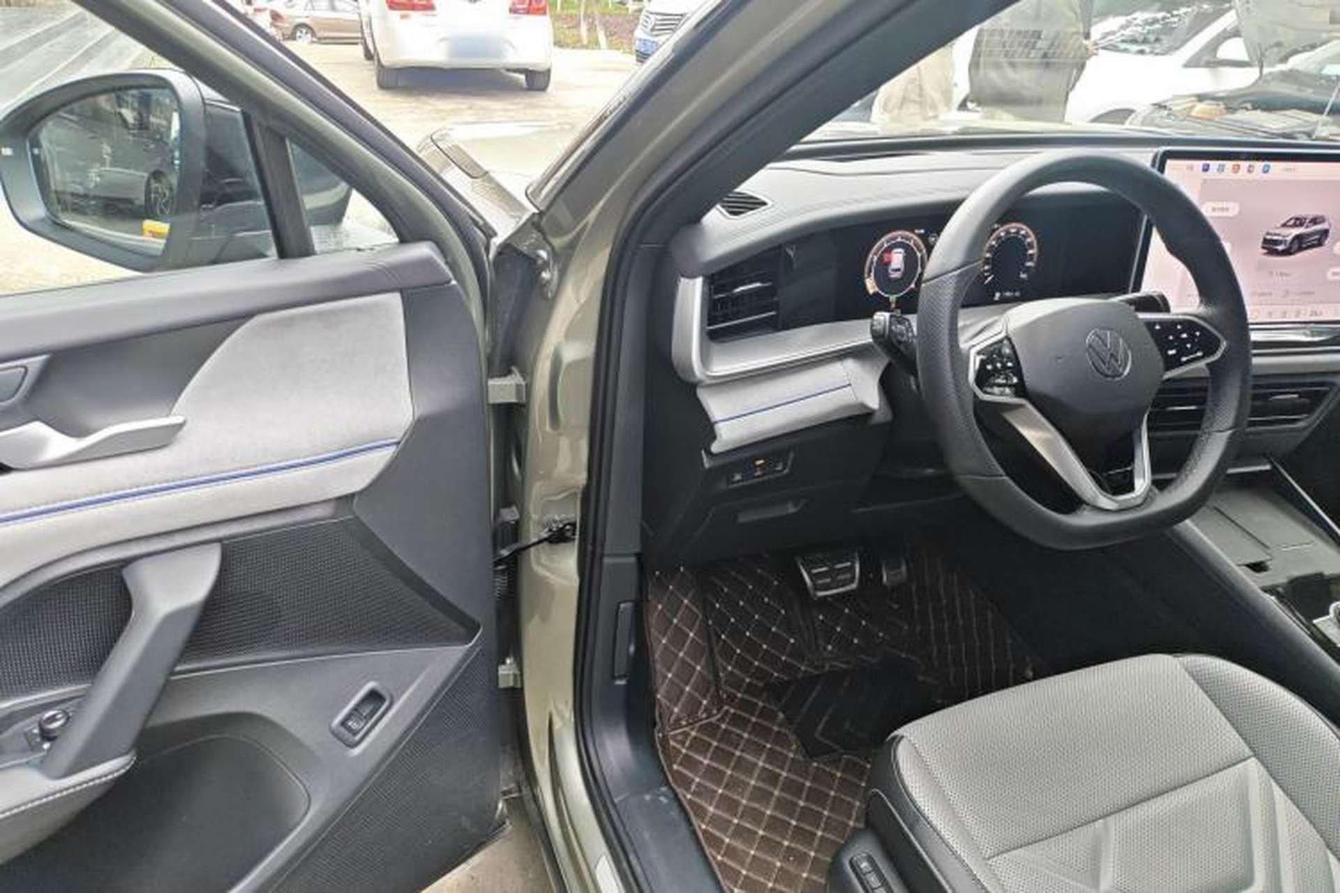 Used Volkswagen Tayron 2025 Tiguan L 380TSI 4Motion Luxury Driver Seat