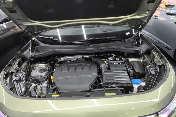 Used Volkswagen Tayron 2025 Tiguan L 380TSI 4Motion Luxury Engine Bay