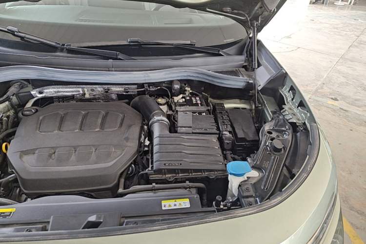 Used Volkswagen Tayron 2025 Tiguan L 380TSI 4Motion Luxury Engine Bay Left