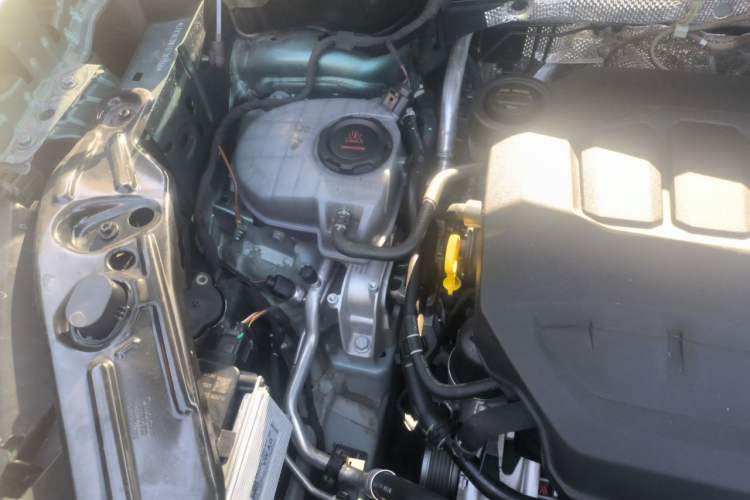 Used Volkswagen Tayron 2025 Tharu L 330TSI Two-Wheel Drive Elite City Package Engine Bay Right