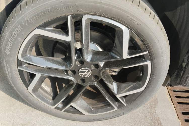 Used Volkswagen Tayron 2025 Tiguan L 380TSI 4Motion Luxury Easy Package Exterior 4