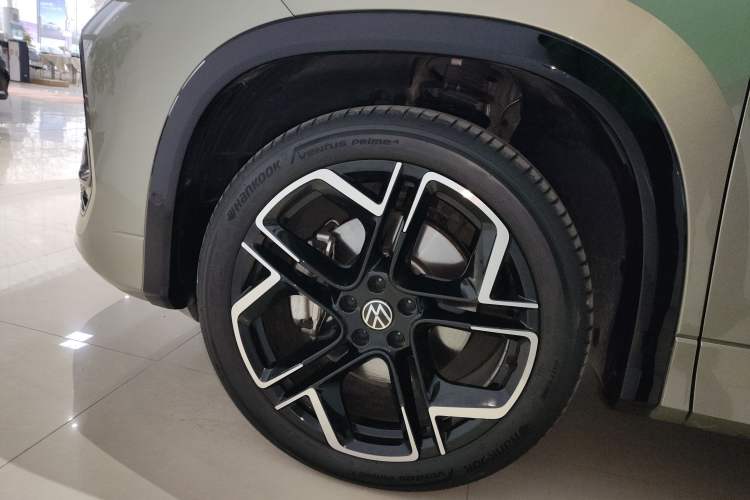 Used Volkswagen Tayron 2025 Tiguan L 380TSI 4Motion Luxury Exterior 4