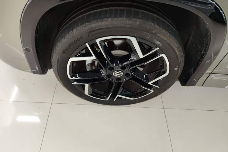 Used Volkswagen Tayron 2025 Tiguan L 380TSI 4Motion Luxury Exterior 4