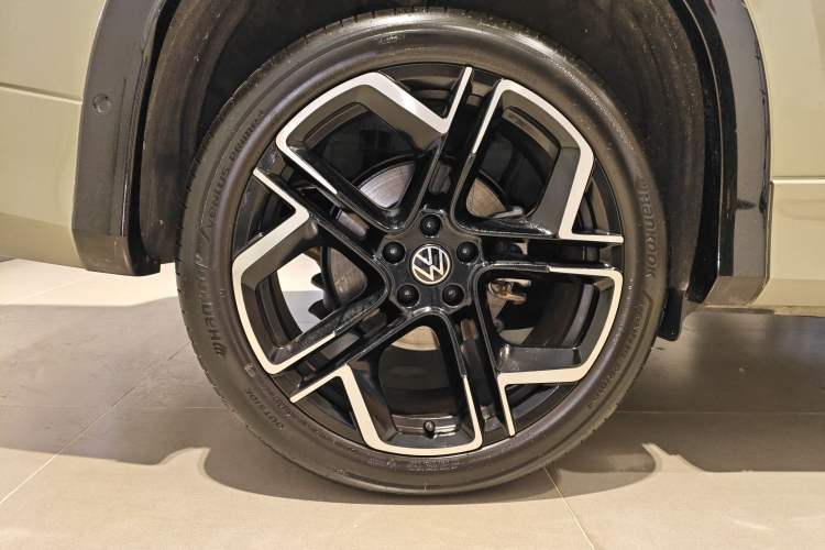 Used Volkswagen Tayron 2025 Tiguan L 380TSI 4Motion Luxury Easy Package Exterior 8