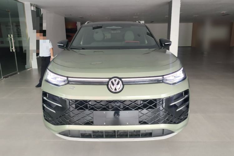 Used Volkswagen Tayron 2025 Tiguan L 380TSI 4Motion Luxury Front