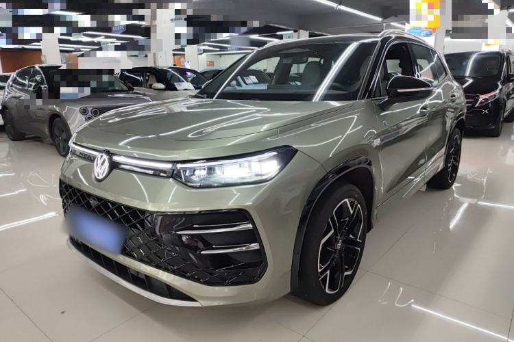 Used Volkswagen Tayron 2025 Tiguan L 380TSI 4Motion Luxury Front Left 45 Deg