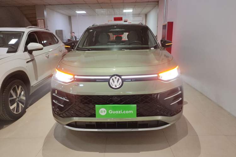 Used Volkswagen Tayron 2025 Tiguan L 380TSI 4Motion Luxury Front