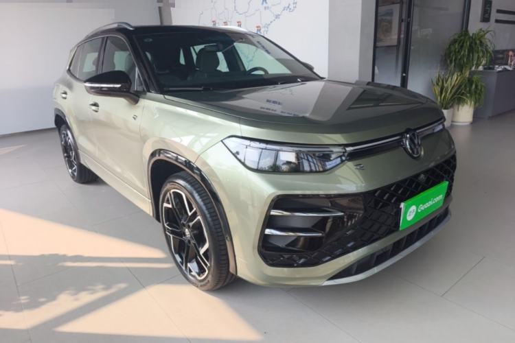 Used Volkswagen Tayron 2025 Tiguan L 380TSI 4Motion Luxury Easy Package Front Right 45 Deg