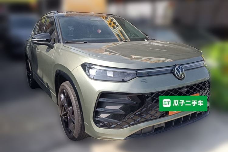 Used Volkswagen Tayron 2025 Tiguan L 380TSI 4Motion Luxury Easy Package Front Right 45 Deg