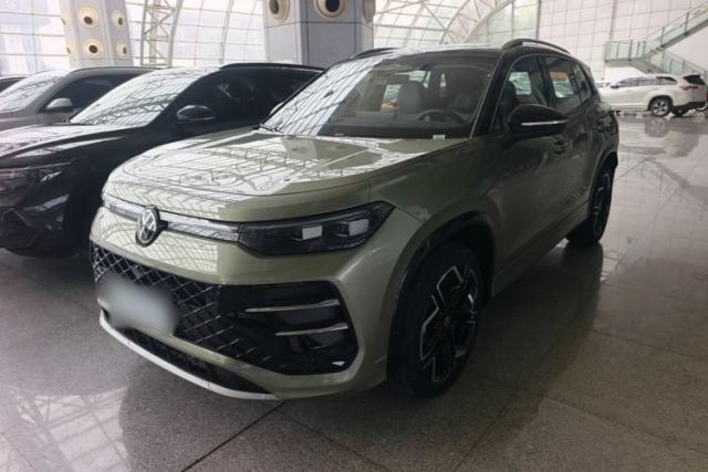 Ojetý Volkswagen Tayron 2025 Tiguan L 380TSI 4Motion Luxury Easy Package