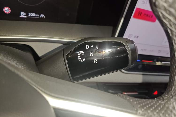 Used Volkswagen Tayron 2025 Tiguan L 380TSI 4Motion Luxury Easy Package Gear Lever