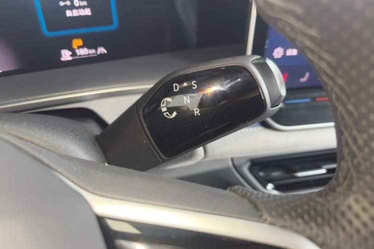 Used Volkswagen Tayron 2025 Tiguan L 380TSI 4Motion Luxury Easy Package Gear Lever