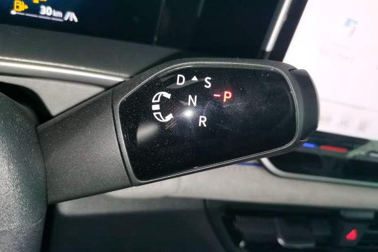 Used Volkswagen Tayron 2025 Tiguan L 380TSI 4Motion Luxury Gear Lever