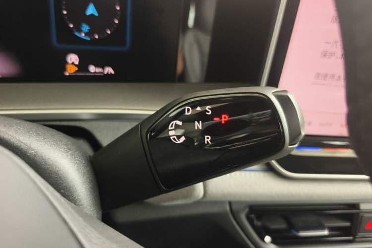 Used Volkswagen Tayron 2025 Tiguan L 380TSI 4Motion Luxury Easy Package Gear Lever