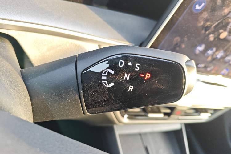 Used Volkswagen Tayron 2025 Tiguan L 380TSI 4Motion Luxury Easy Package Gear Lever