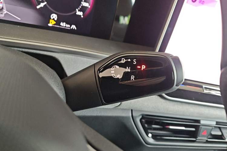 Used Volkswagen Tayron 2025 Tiguan L 380TSI 4Motion Luxury Gear Lever