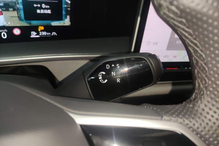 Used Volkswagen Tayron 2025 Tiguan L 380TSI 4Motion Luxury Easy Package Gear Lever