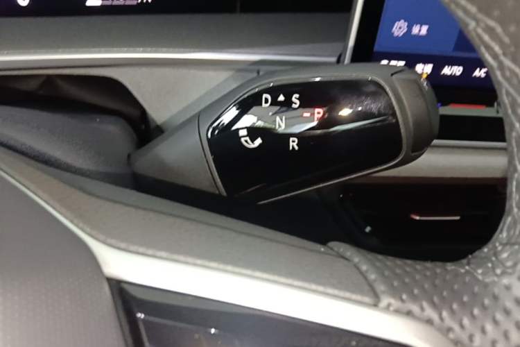 Used Volkswagen Tayron 2025 Tiguan L 380TSI 4Motion Luxury Gear Lever