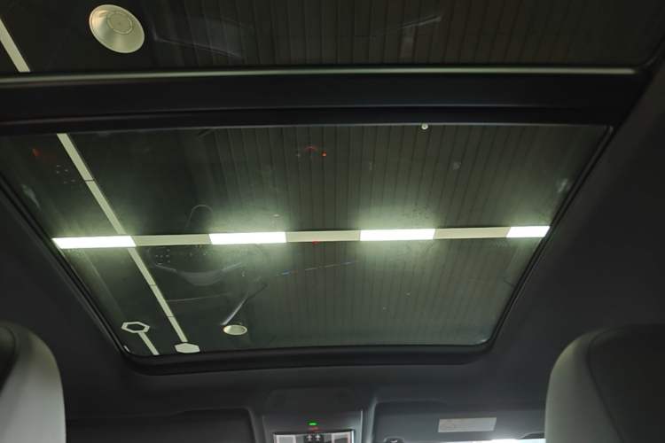 Used Volkswagen Tayron 2025 Tiguan L 380TSI 4Motion Luxury Easy Package Headliner