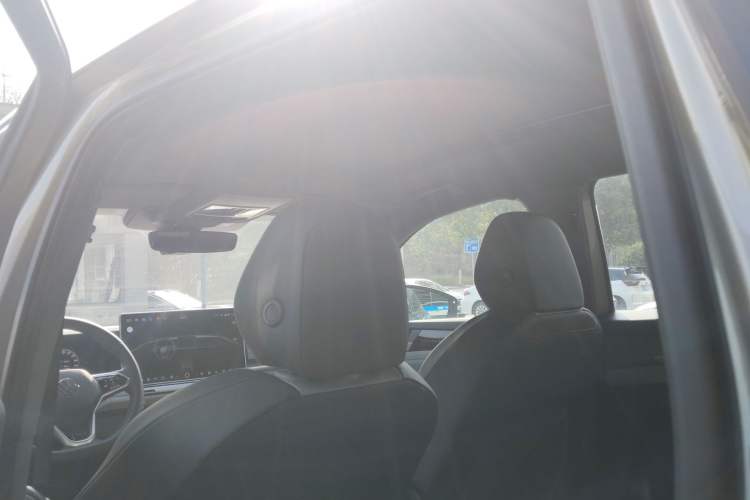 Used Volkswagen Tayron 2025 Tiguan L 380TSI 4Motion Luxury Easy Package Headliner