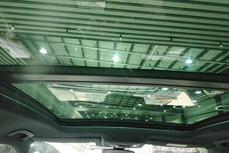 Used Volkswagen Tayron 2025 Tiguan L 380TSI 4Motion Luxury Easy Package Headliner